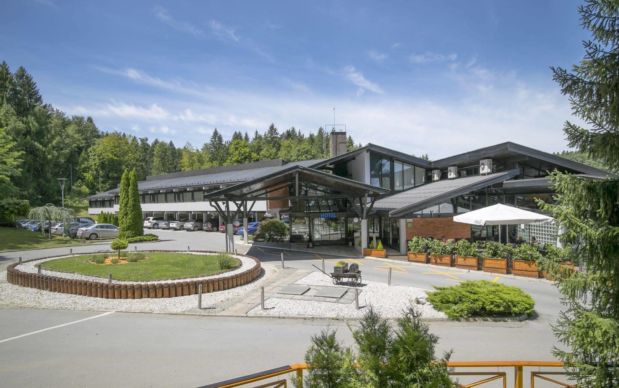 Hotel Grosuplje Kültér fotó