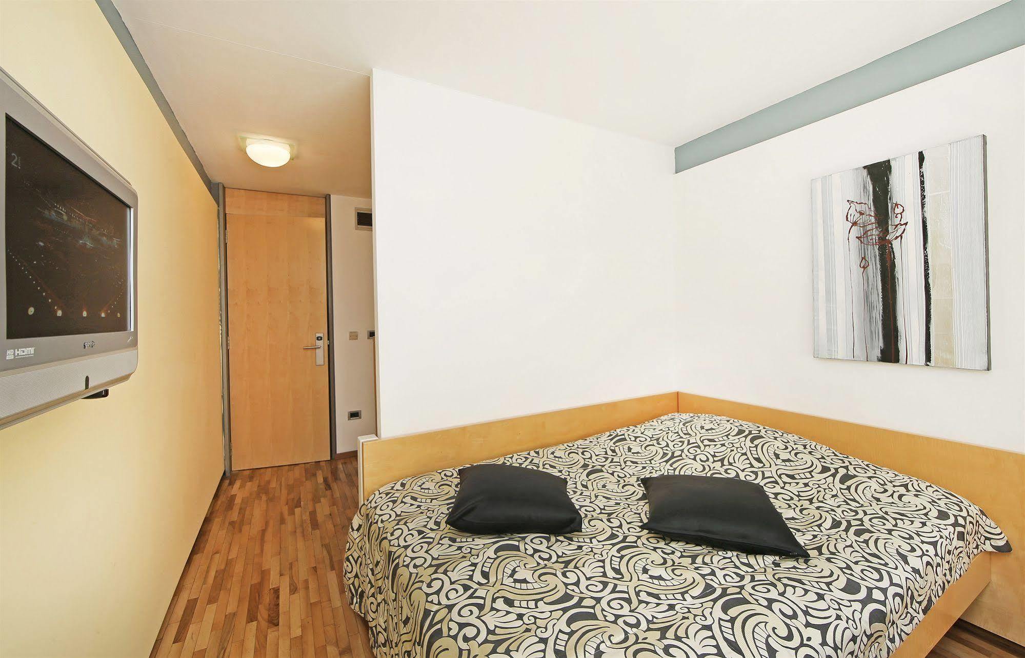 Hotel Grosuplje Kültér fotó