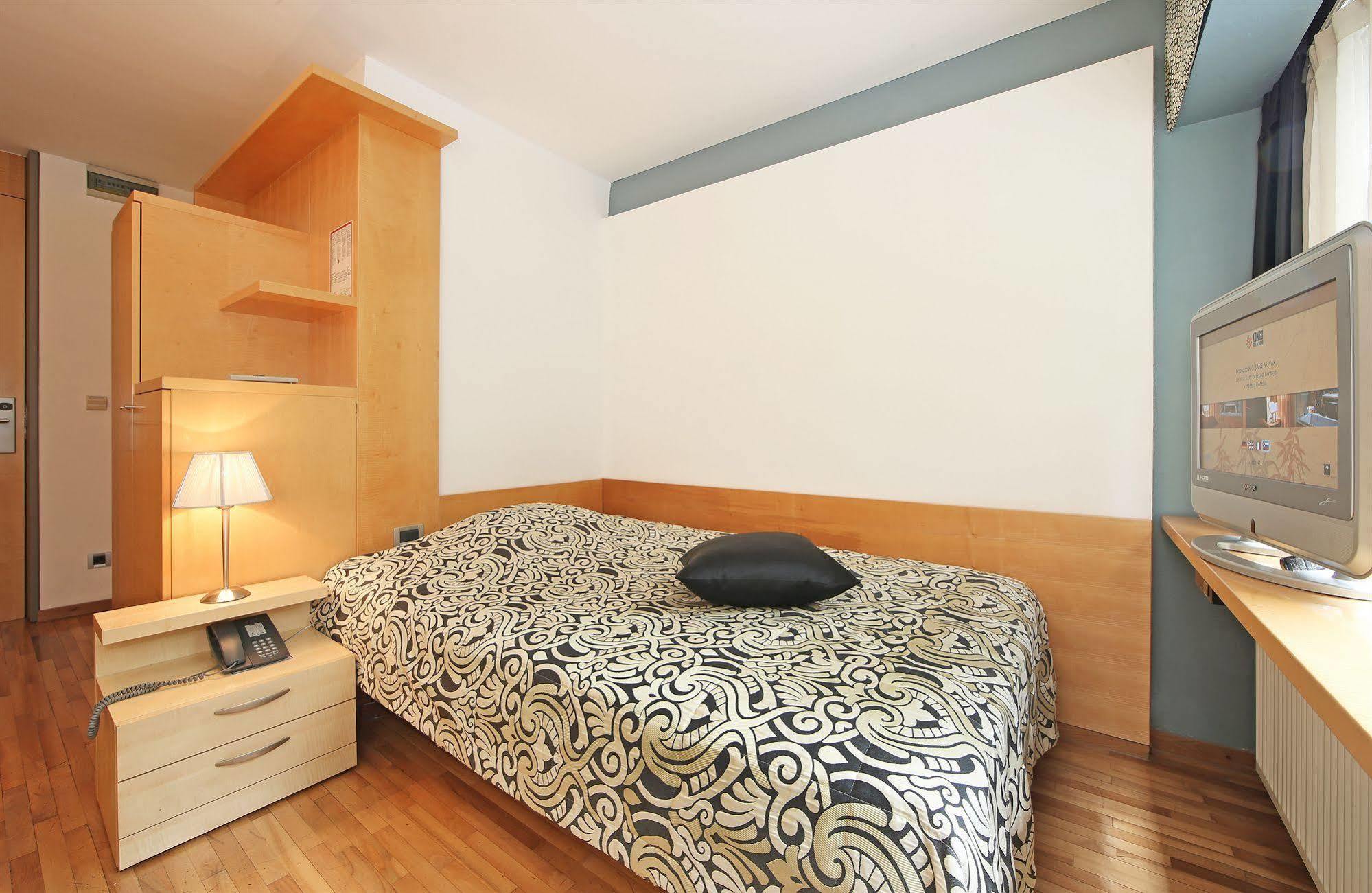 Hotel Grosuplje Kültér fotó